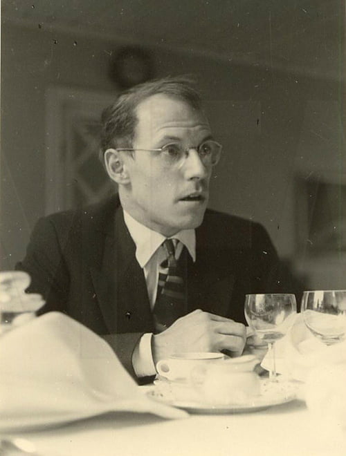 01-Foucault-with-Hair